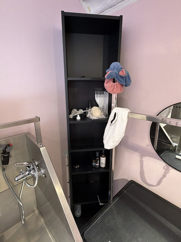 Narrow storage shelving unit, black