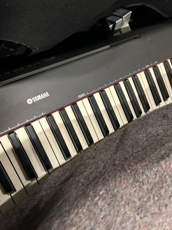 Yamaha Portable Grand NP-30 Digital Piano