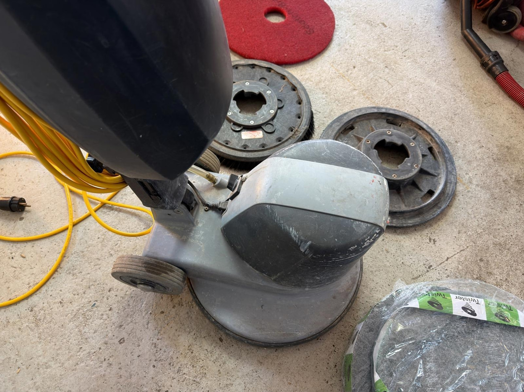 Nilfisk FM400 D Floor Machine, 230V