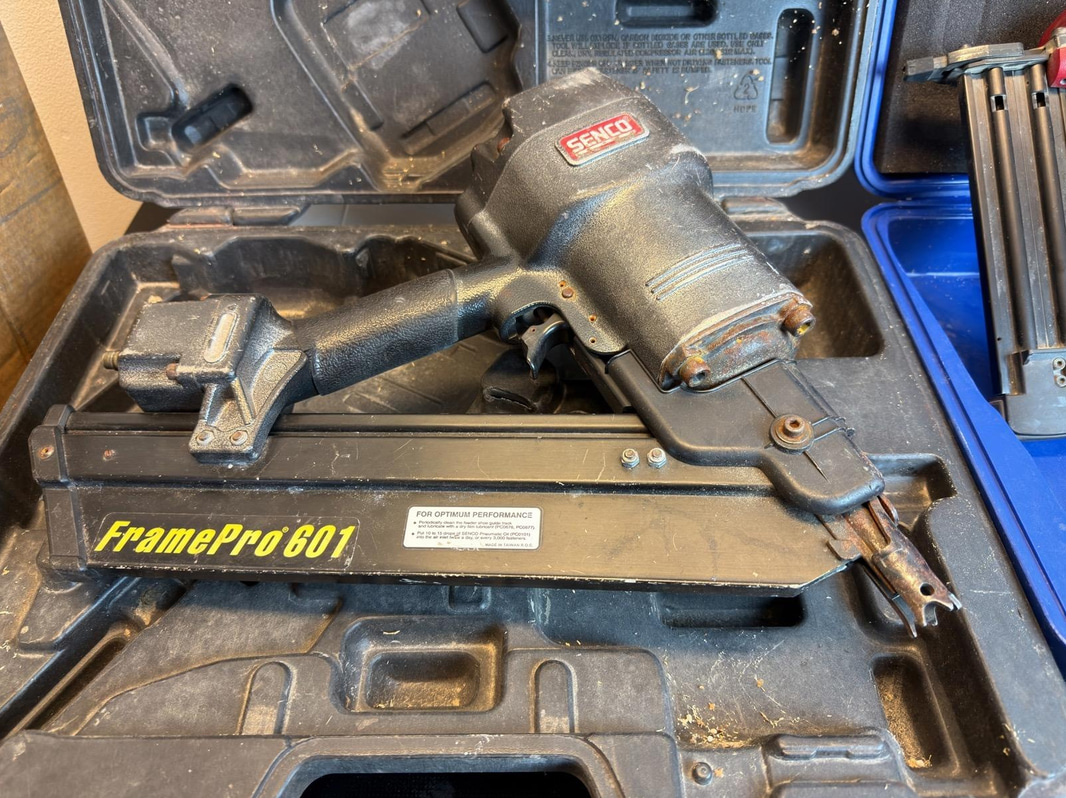 2 Nail Guns