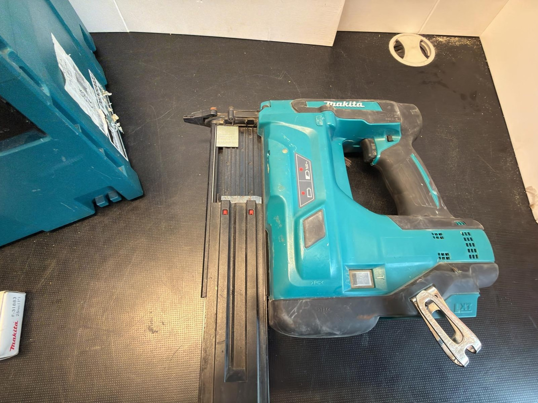 Spikpistol Makita DBN500ZJ, 18V LXT