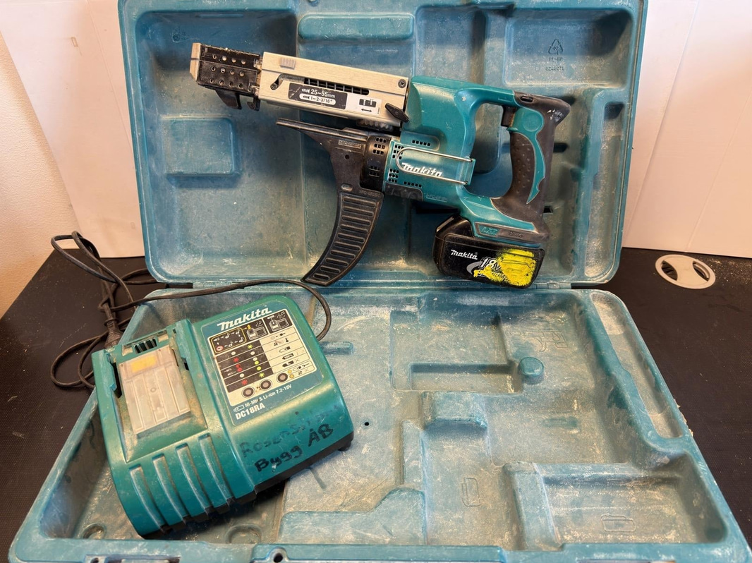 Auto-Feed Screwdriver Makita DFR550, 18 V