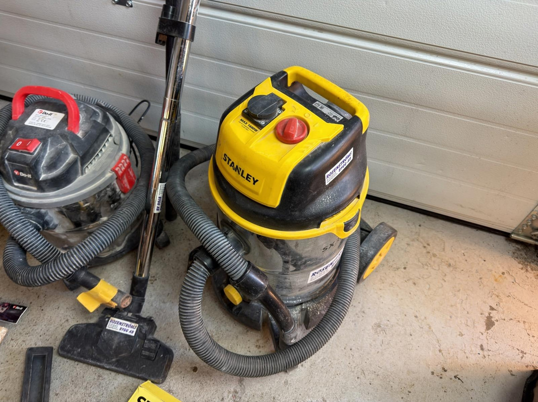 Wet/dry vacuum cleaners, 3 pcs
