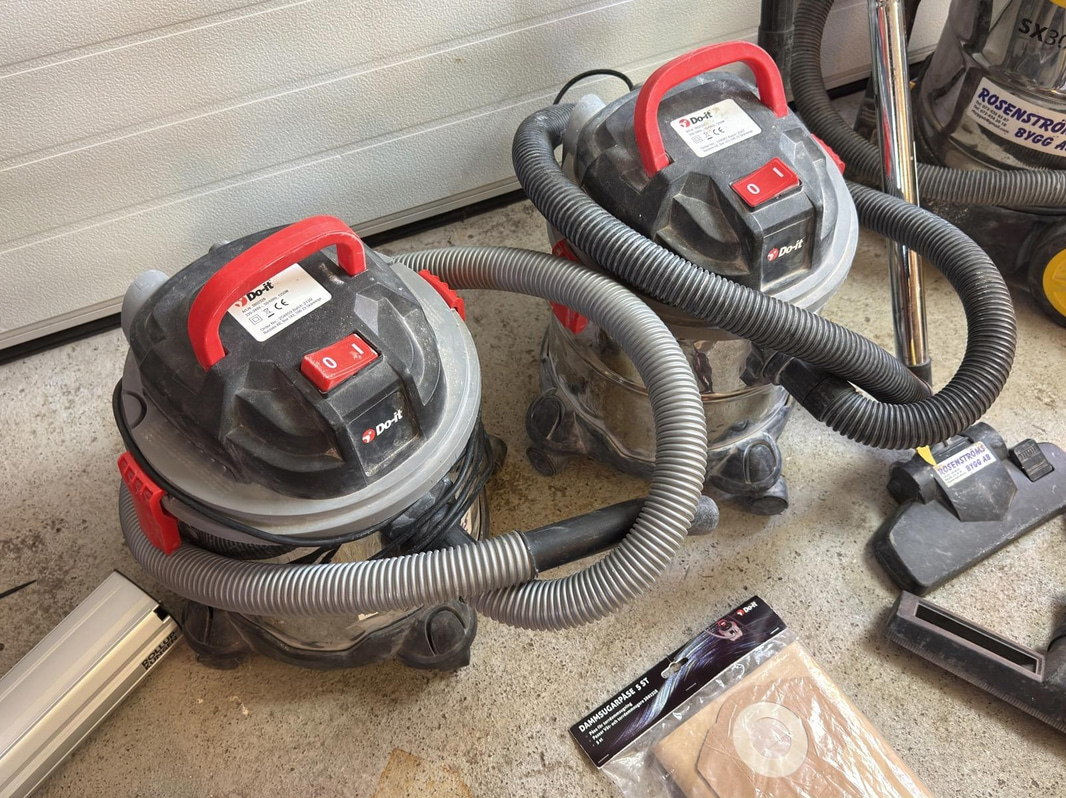 Wet/dry vacuum cleaners, 3 pcs