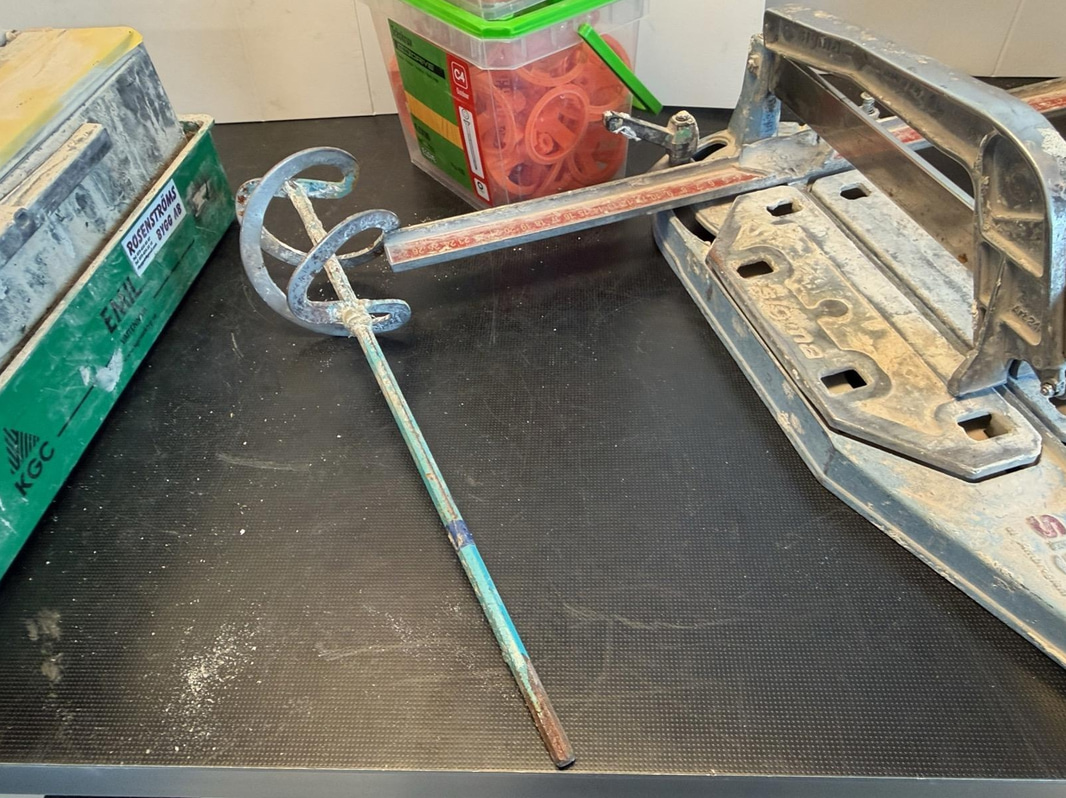 2 tile cutters, etc.