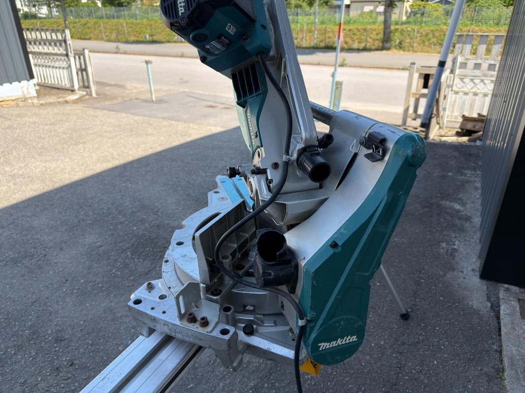 Kap-/gersåg Makita LS1219L