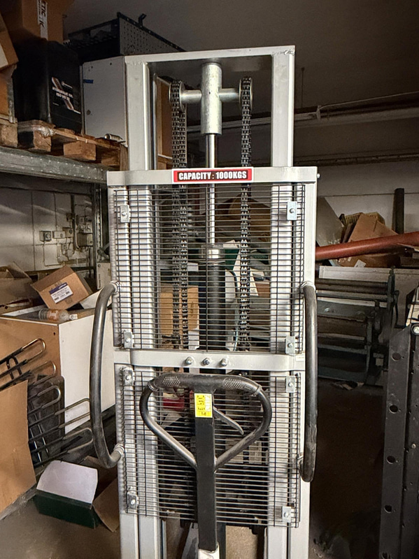High-lift pallet stacker, Silverstone ES1025, 1000 kg, 2.5 m