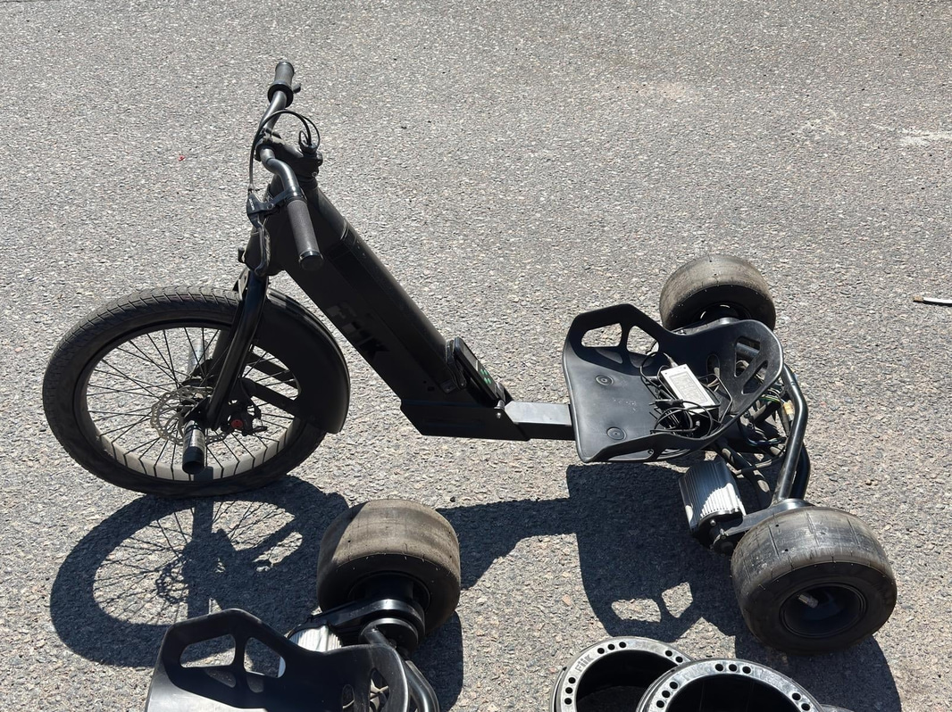 2 st trehjuliga driftcyklar, batteridrivna, FIIK Drifter