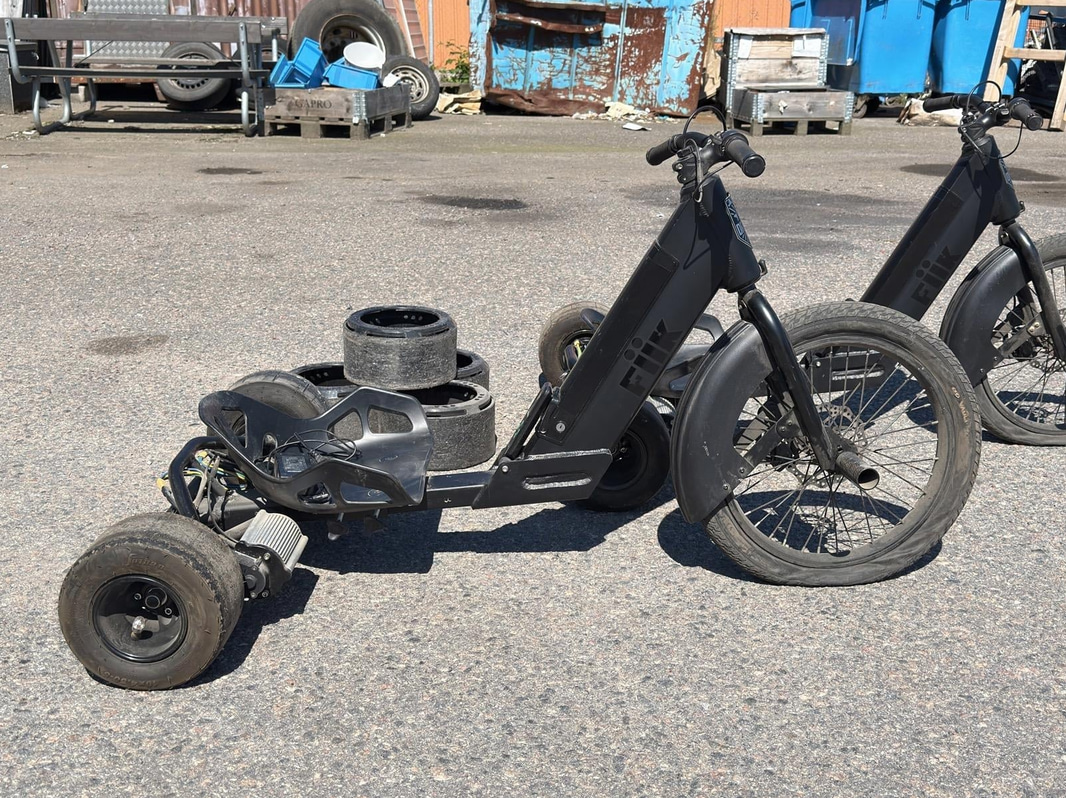 2 st trehjuliga driftcyklar, batteridrivna, FIIK Drifter