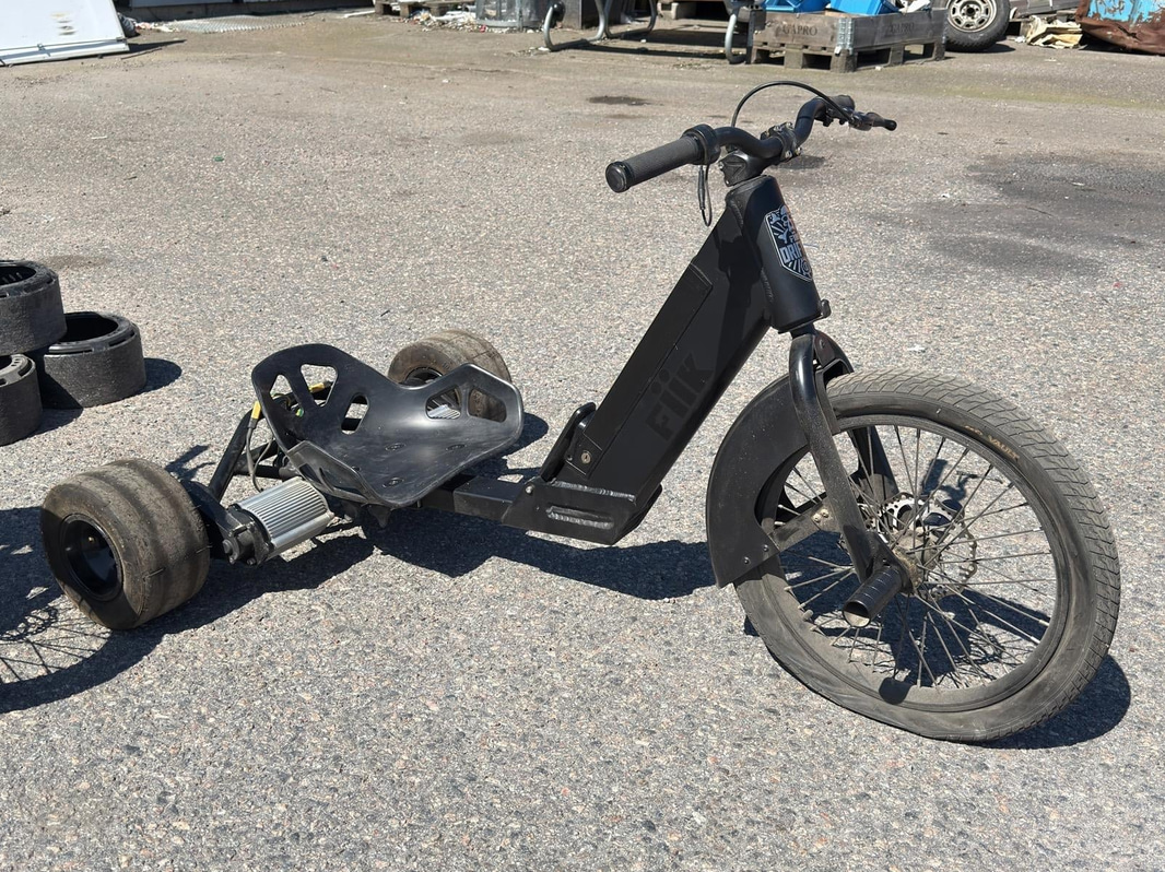 2 st trehjuliga driftcyklar, batteridrivna, FIIK Drifter