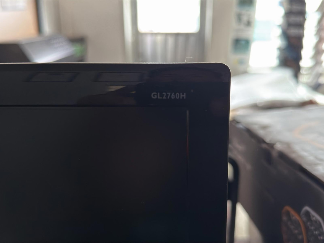 HP skrivare samt 27" skärm från BENQ