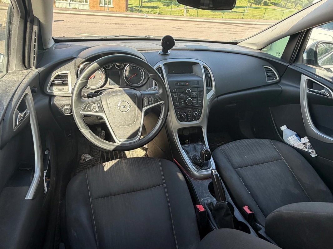 Opel Astra 1.4 Turbo -2010
