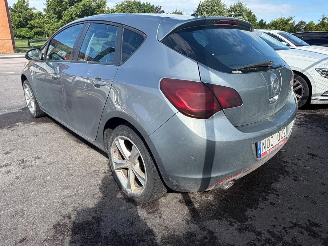 Opel Astra 1.4 Turbo -2010