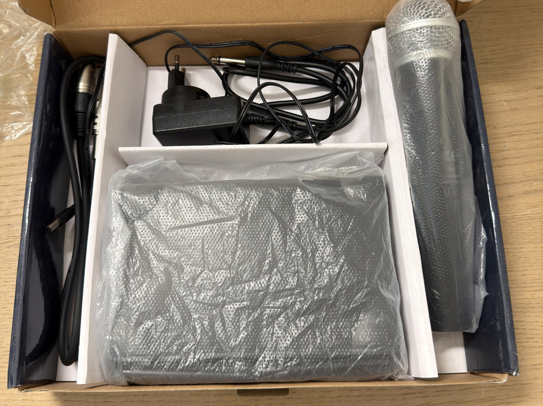 Gear4music G4M-10 VHF microphone set