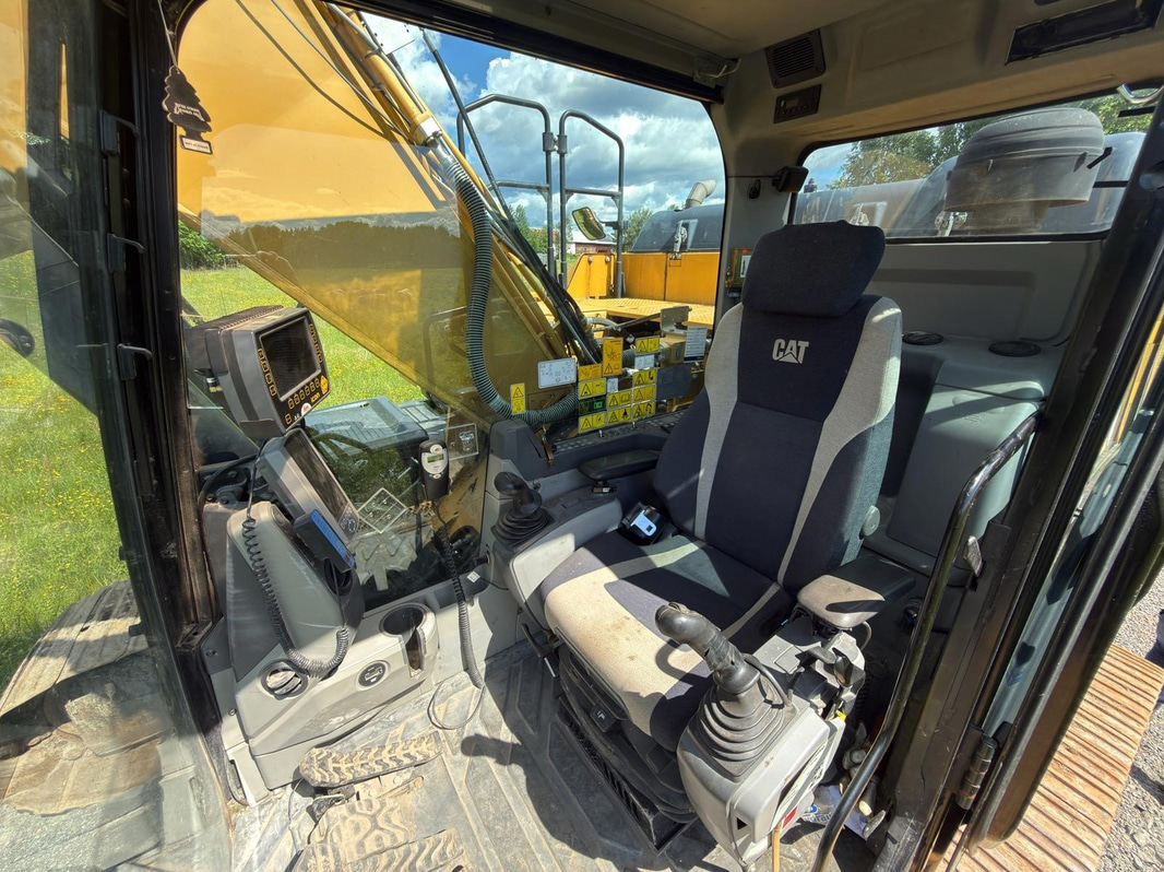 Tracked excavator Cat 324EL | 4 attachments | 2012