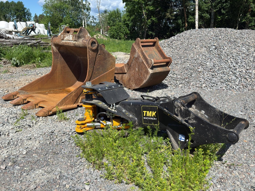 Tracked excavator Cat 324EL | 4 attachments | 2012