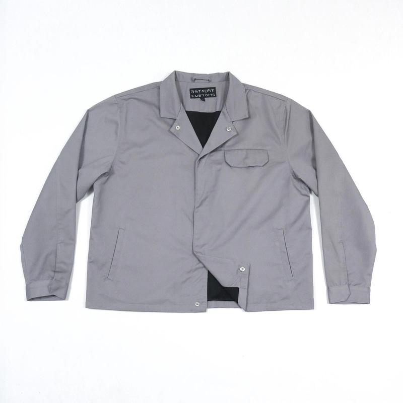 Lot of 9 jackets in various sizes from Östkust Customs. Market value for the entire lot: 13,500