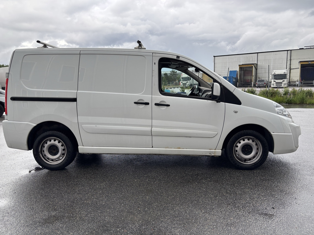 Skåpbil Peugeot Expert Panel Van 1.2t 2.0 HDi -2016