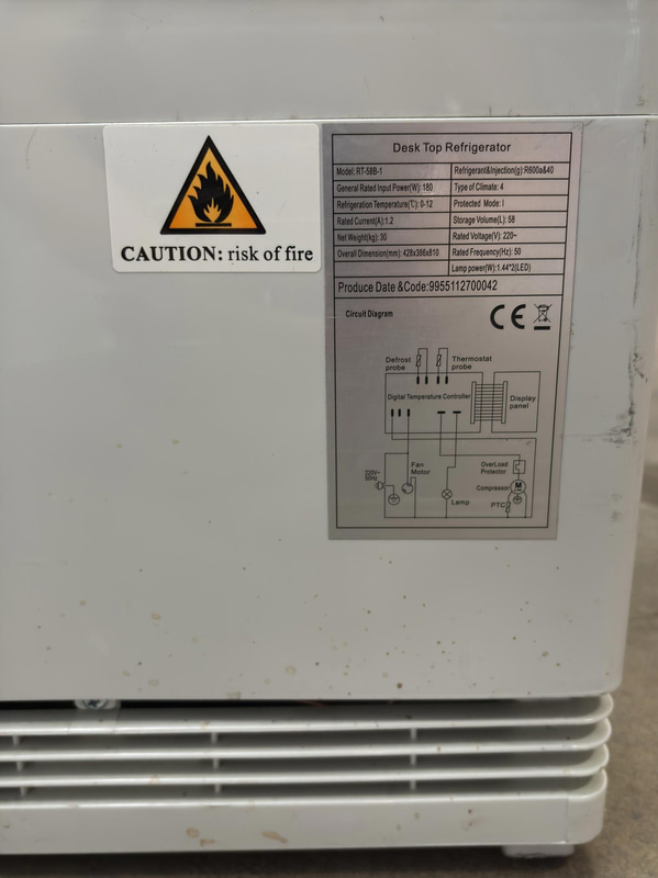 Countertop display cooler, white