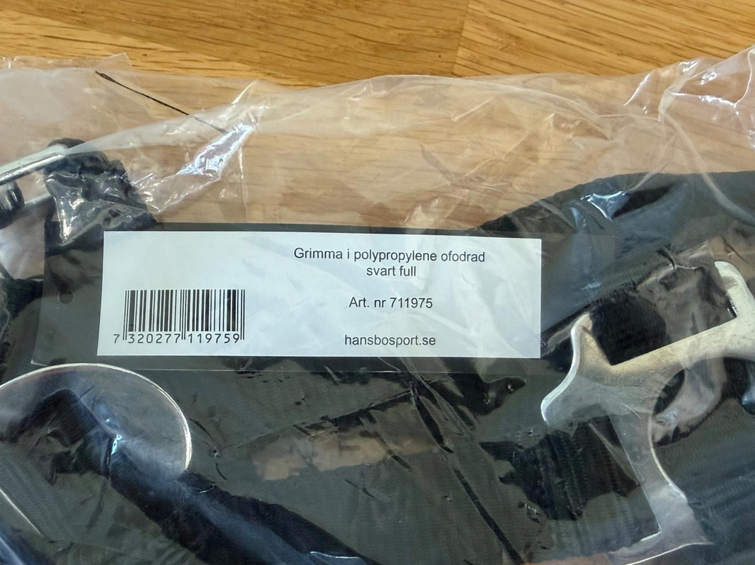 7 st grimmor samt 2 st betesreducerare, Hansbo Sport, blandade modeller