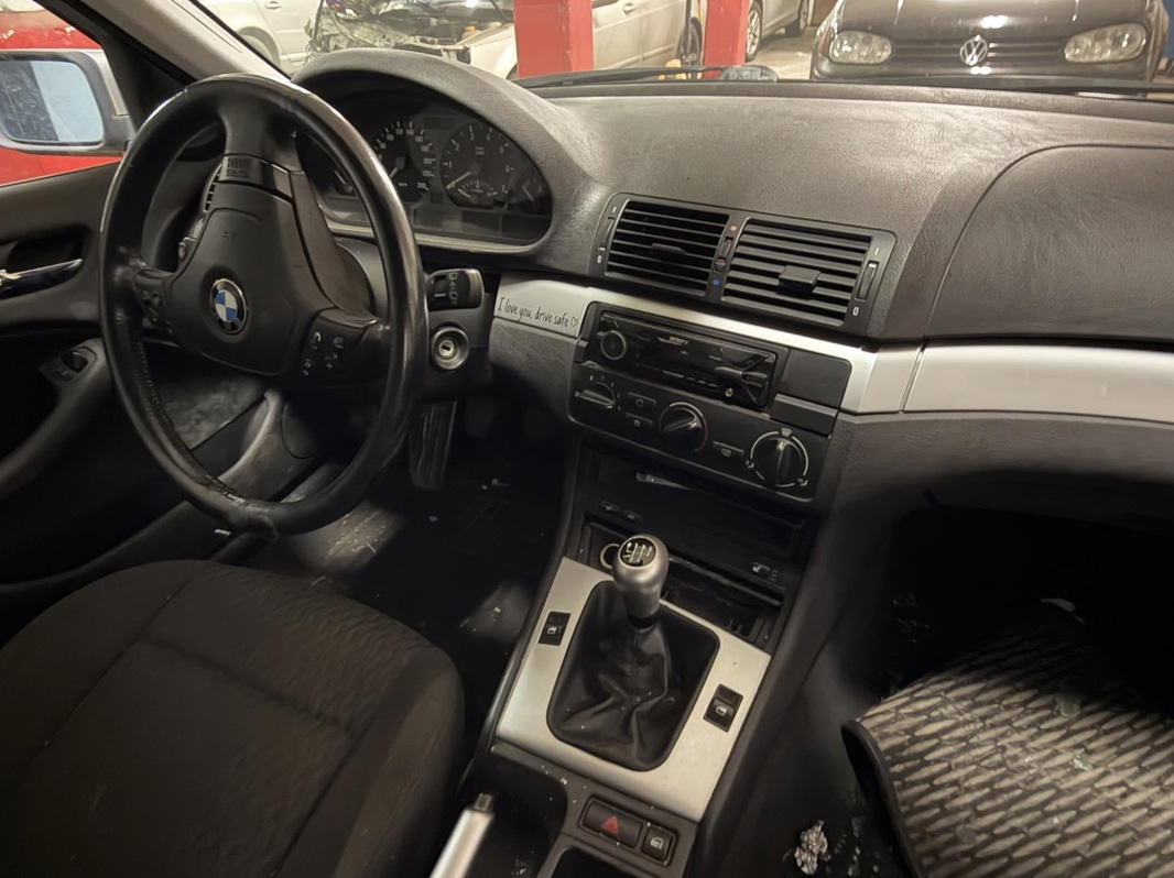 BMW 320 TOURING MJ00 -2000 | Reparations / reservdelsobjekt
