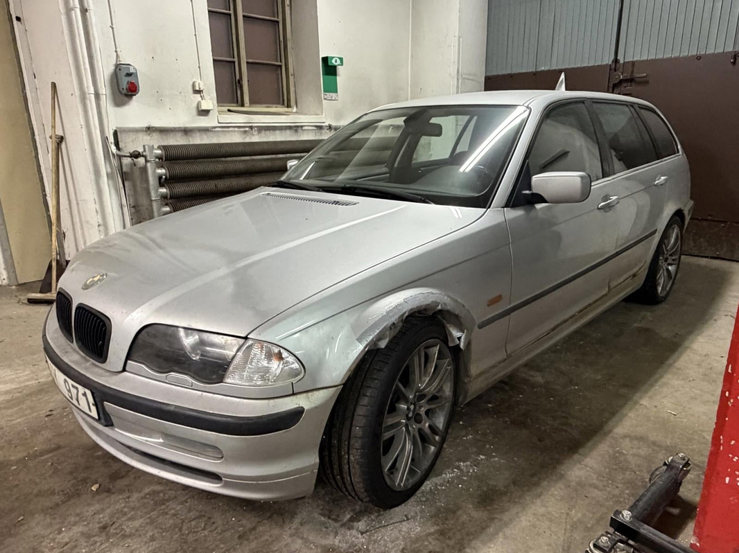 BMW 320 TOURING MJ00 -2000 | Reparations / reservdelsobjekt