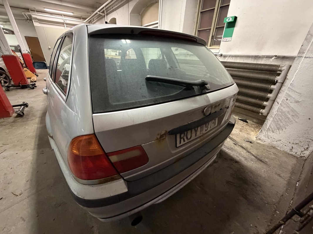 BMW 320 TOURING MJ00 -2000 | Reparations / reservdelsobjekt