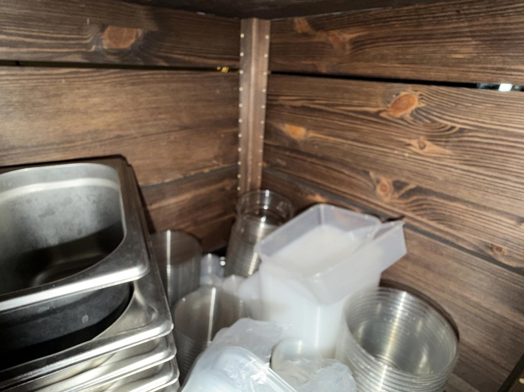 Food pans, glassware & consumables.
