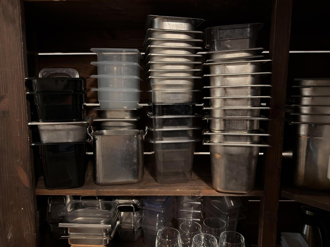 Food pans, glassware & consumables.
