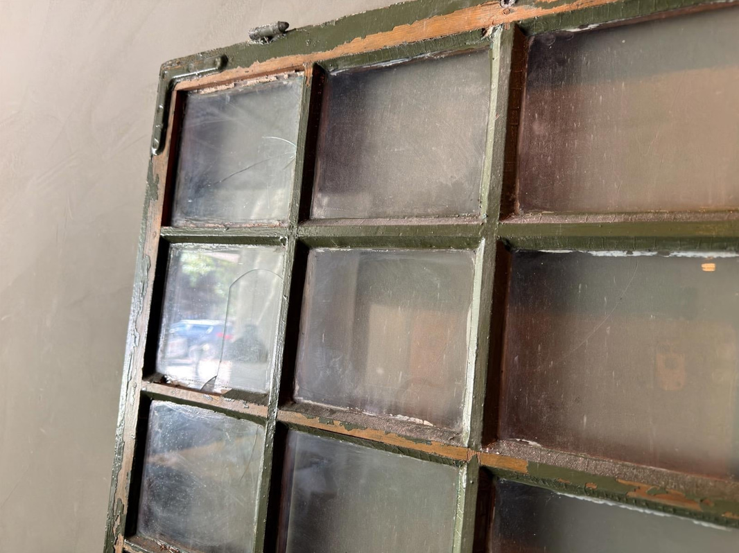 2 glass doors (decorative)