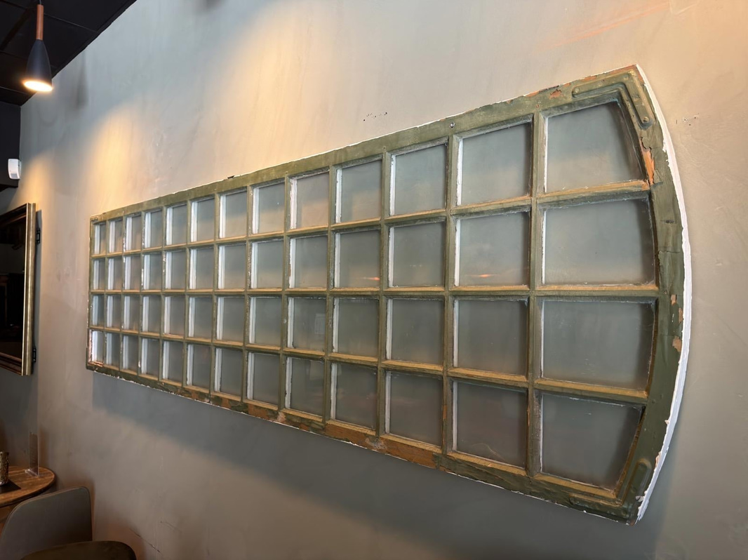2 glass doors (decorative)