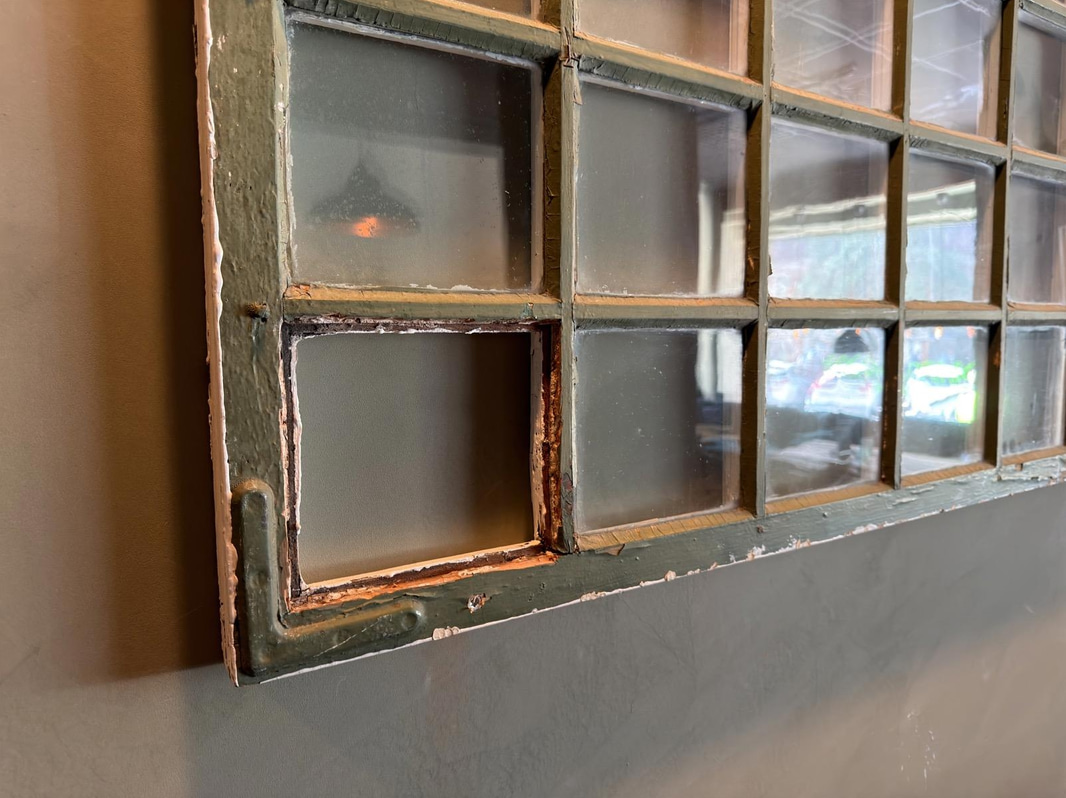 2 glass doors (decorative)