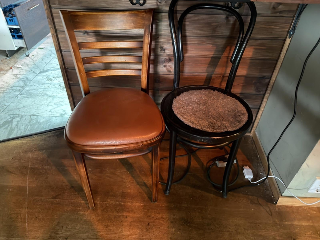 Restaurant furniture, etc. (lot)
