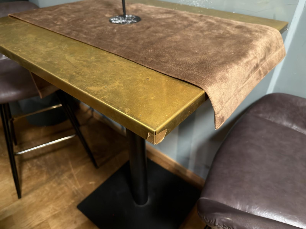 Restaurant furniture, etc. (lot)