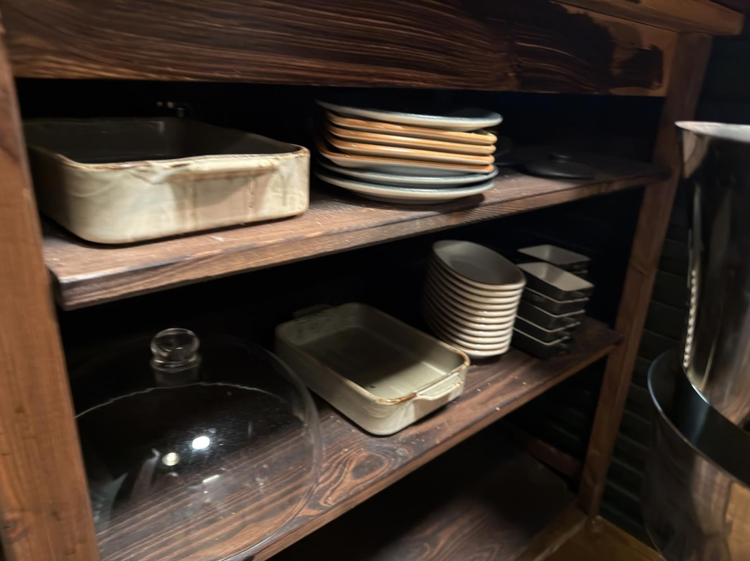 Glas, porslin, bestick, köksutrustning m.m. Stort Parti