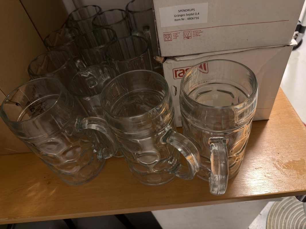 Glas, porslin, bestick, köksutrustning m.m. Stort Parti