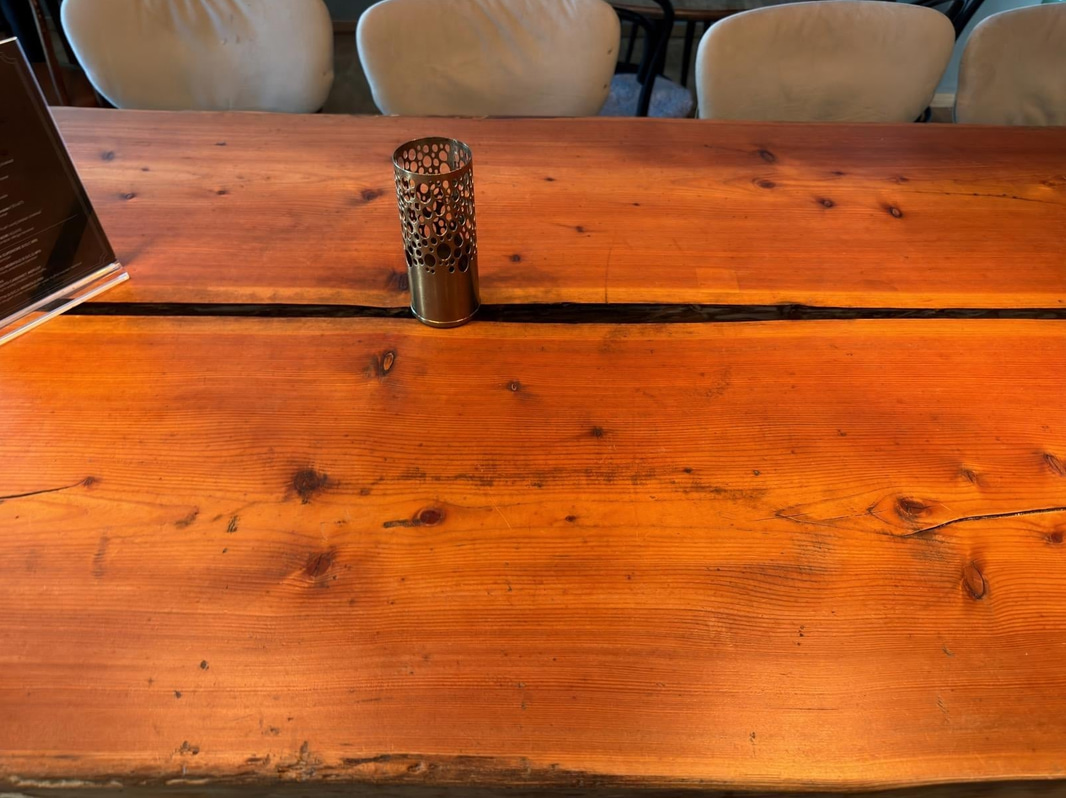 Table with 10 chairs