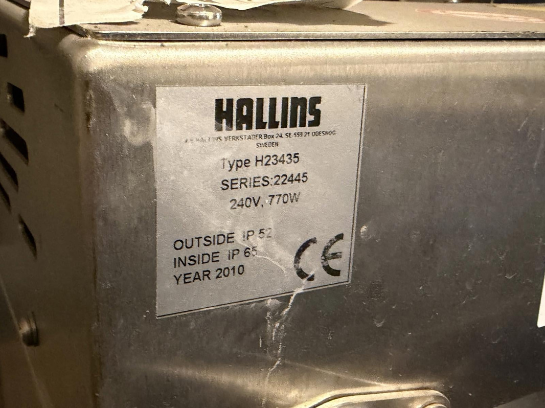 2 Hallins H23435 Heated Trolleys, 770 W