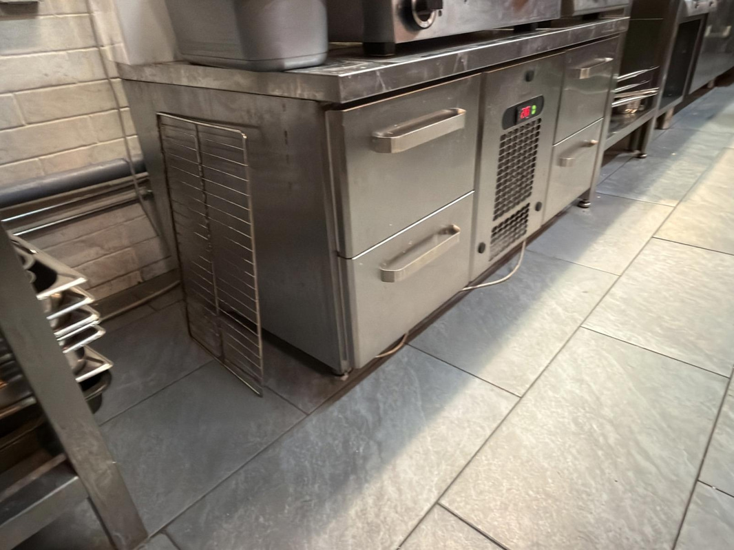 Coolpart VLG 1204 refrigerated counter, 2021
