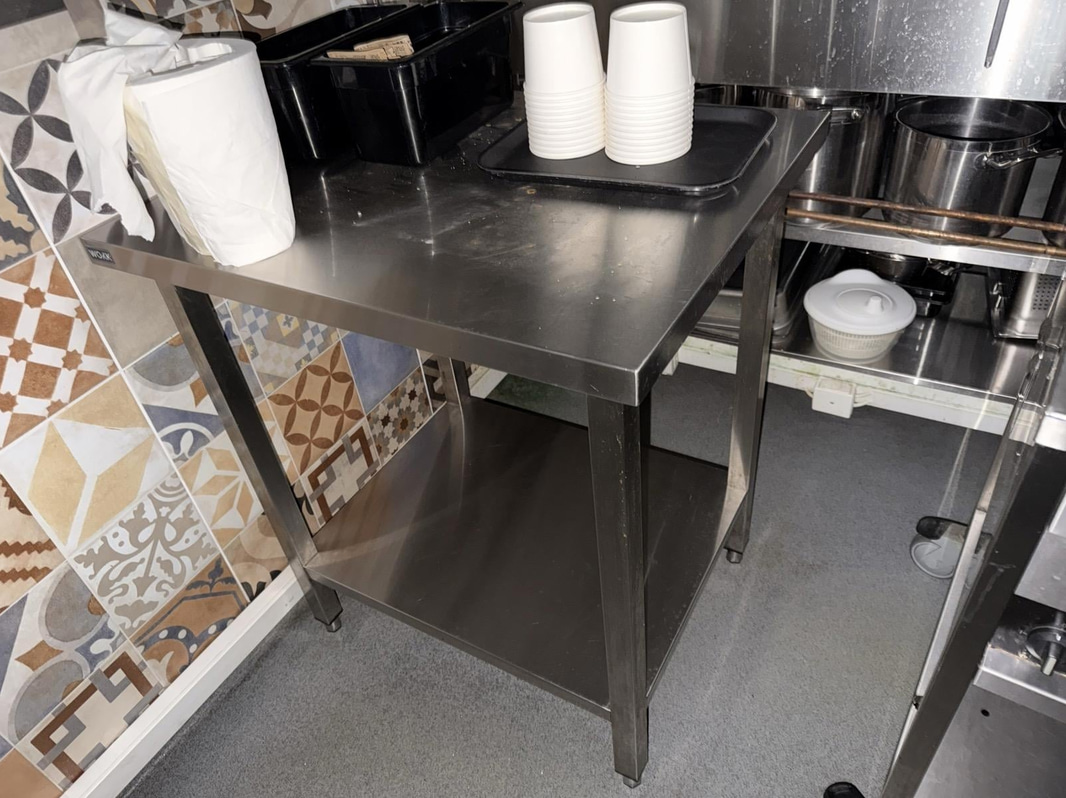 Stainless steel workbench with undershelf