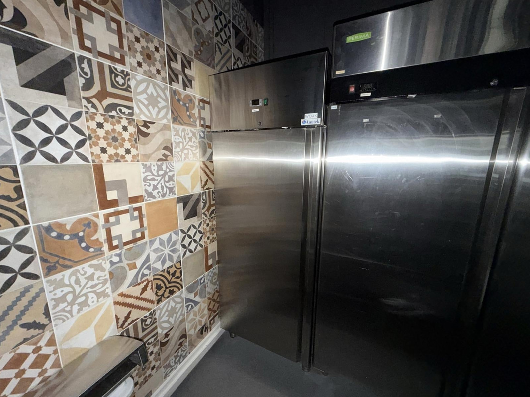Frysskåp Amitek Cabinet AK654BT, 2018