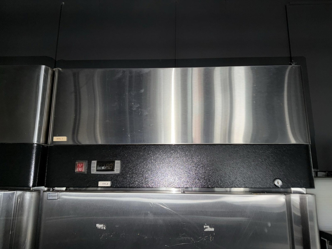 Refrigerator MBF8116, 670 L