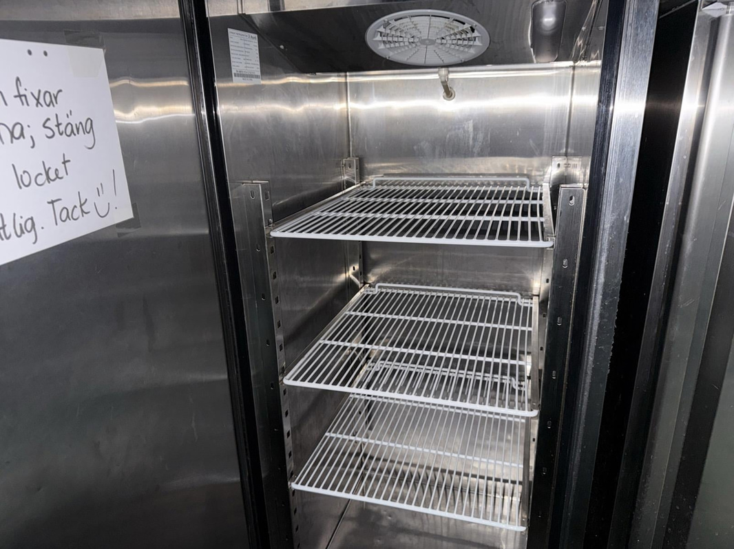Refrigerator MBF8116, 670 L