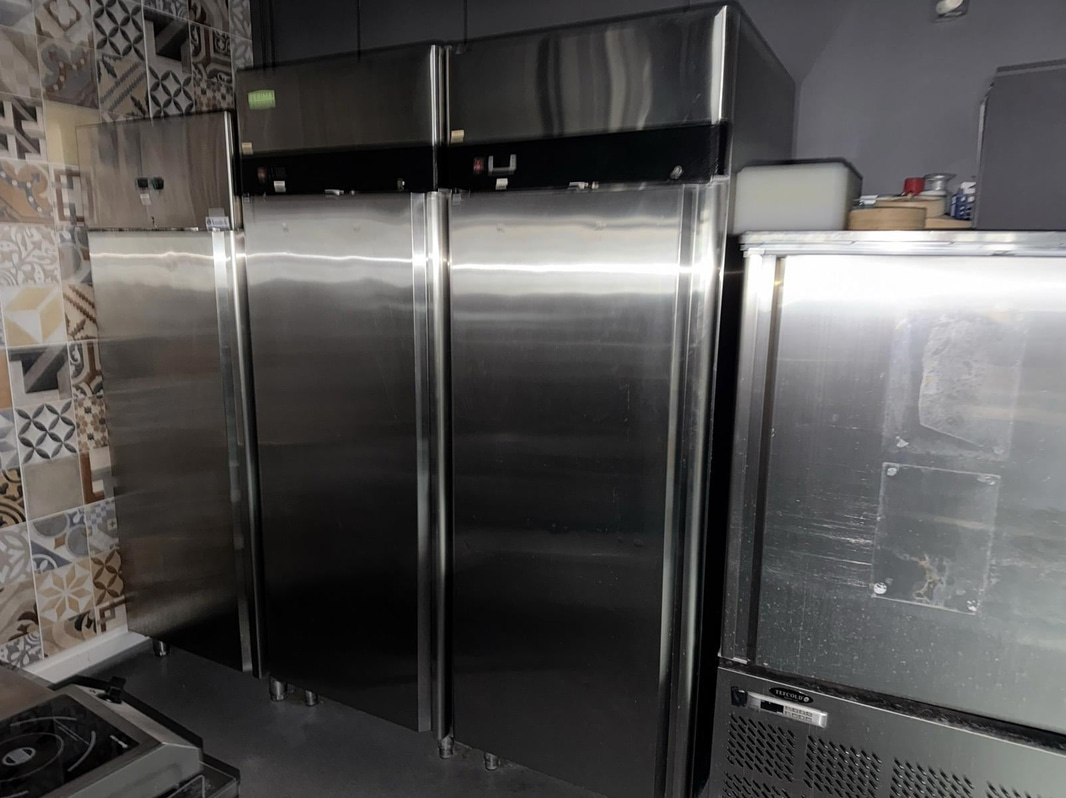 Refrigerator MBF8116, 670 L