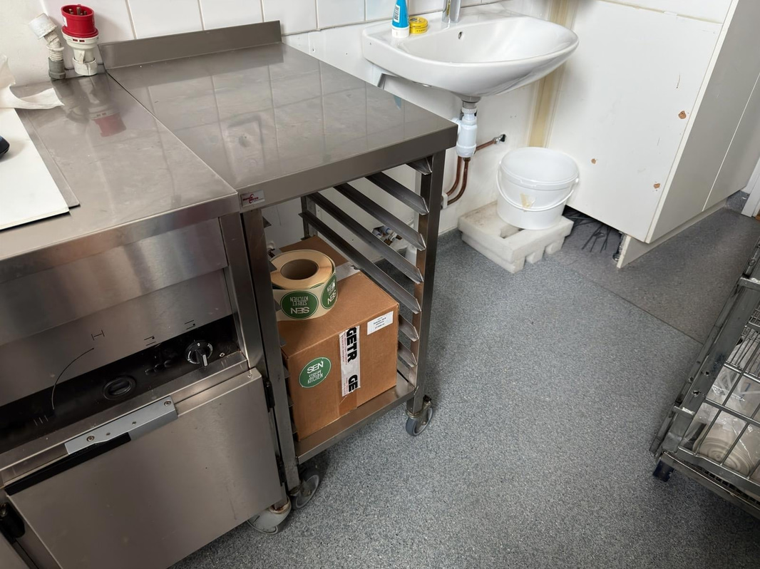 Stainless steel tray rack on wheels