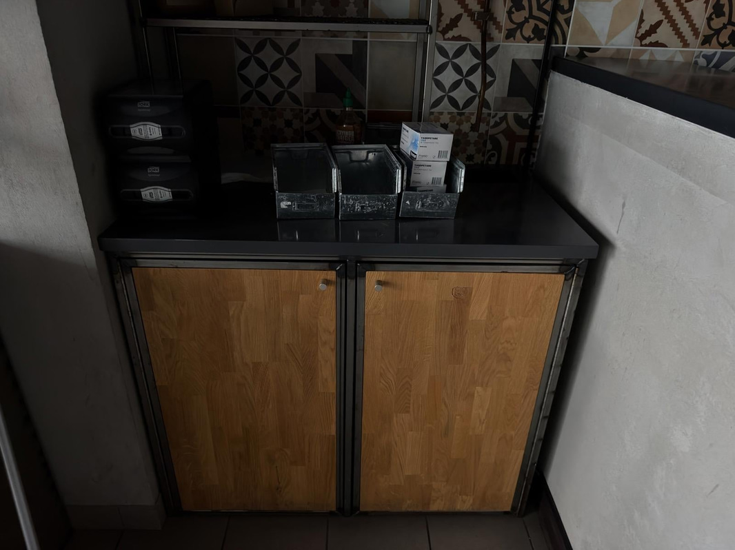 Waste station, with worktop and shelving