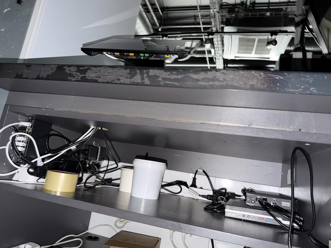 Cash counter, black and gray