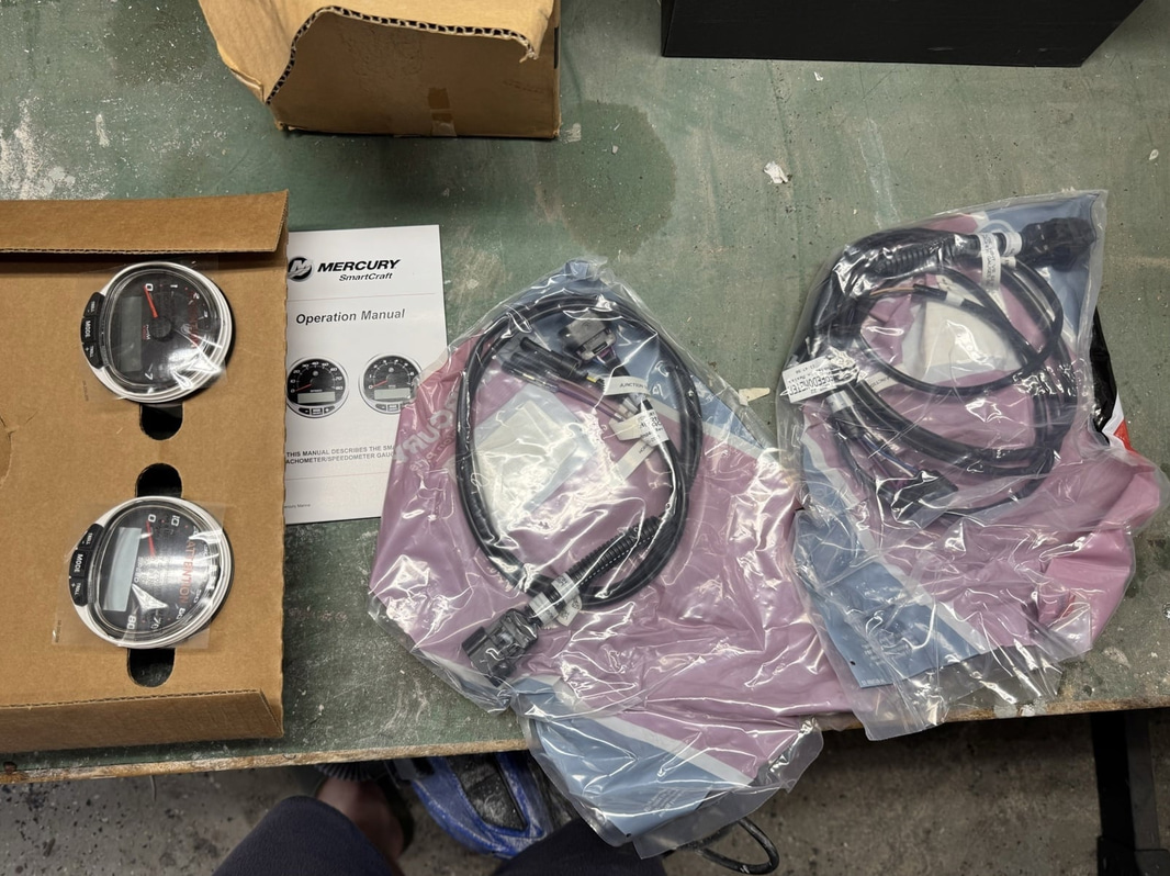 Mercury SmartCraft instruments, digital gauges and wiring harness
