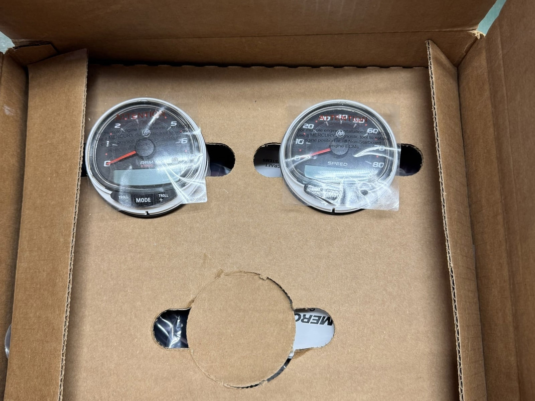 Mercury SmartCraft instruments, digital gauges and wiring harness