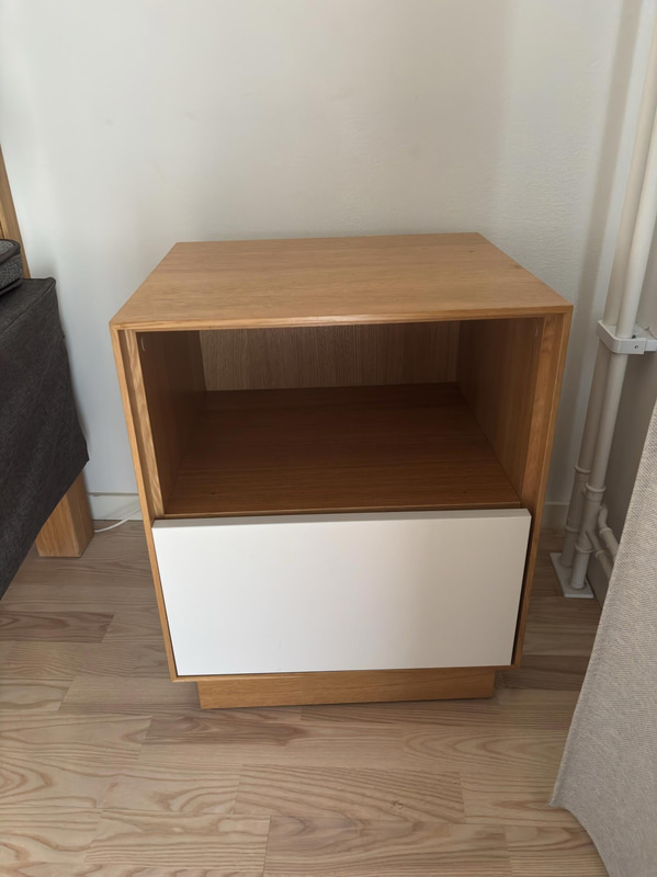 Contents from a fully furnished three-room apartment - see all images for complete contents